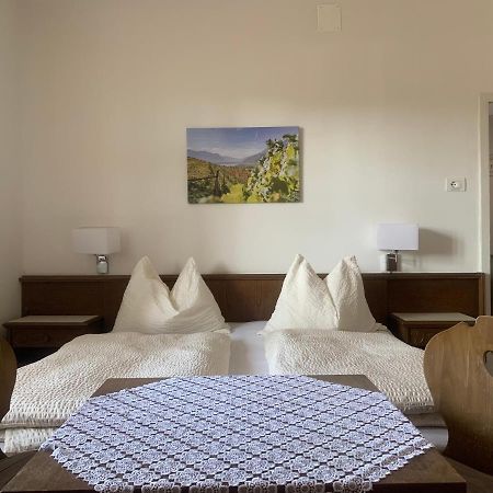 Garni Guflhof Bed and Breakfast Caldaro Εξωτερικό φωτογραφία